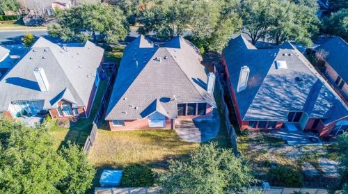 1901 Dapplegrey Ln, Austin, TX 78727-4553
