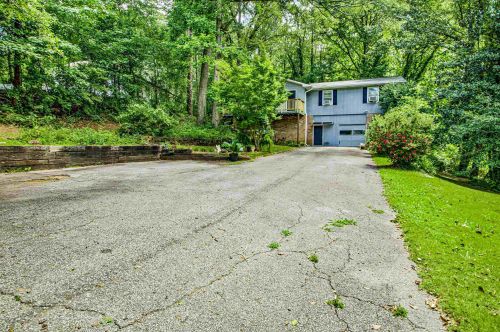 55 Dixon St, Newnan, GA 30263-1650
