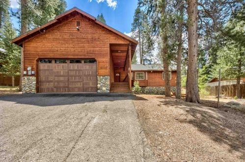 10607 Alder Creek Rd, Truckee CA  96161-2542 exterior