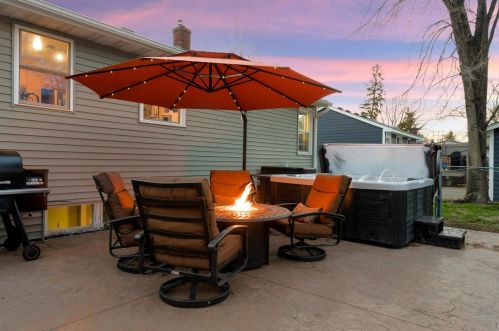 851 7th Ave, Saint Paul MN  55112-2715 exterior