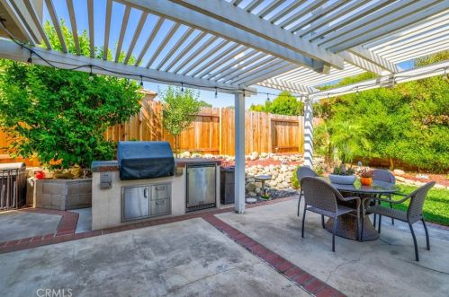 2128 Sunrise Cir, Upland CA 91784-7334 exterior