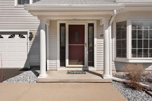 49 Fitch Meadow Ln, Wapping, CT 06074-1018