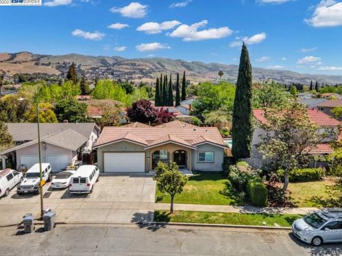 2508 Vista Verde Dr, San Jose, CA 95148-2057