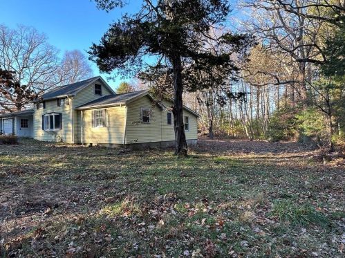 32 Canonchet Driftway, Richmond, RI 02832-1900
