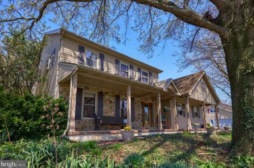 2627 Breezewood Dr, Lancaster, PA 17601-4803