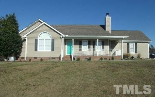 227 Remington Dr, Coats, NC 27521-9650