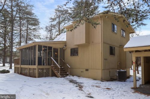 283 The Woods Rd, Hedgesville WV  25427-6886 exterior
