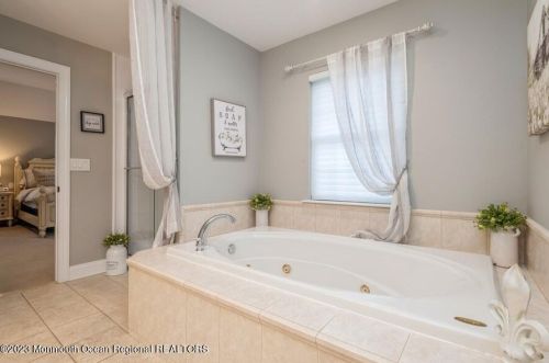 106 High St, Tinton Falls NJ 07724-3424 exterior