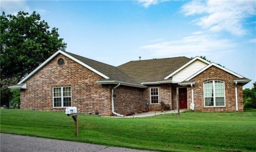405 Steele Ave, Chandler, OK 74834-2052