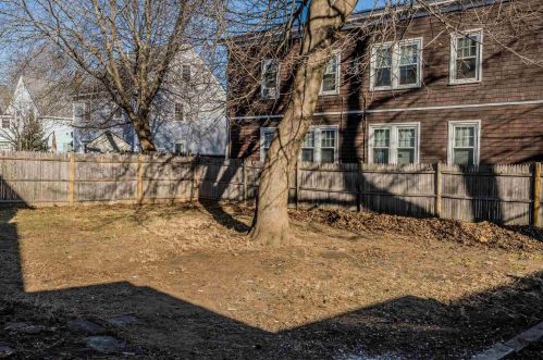 12 Linden St, Nashua, NH 03064-2853