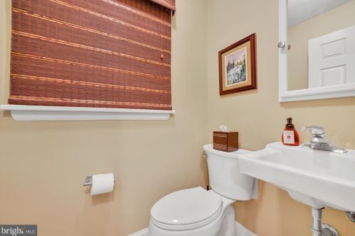 111 School House Rd, Lancaster PA  17603-6523 exterior