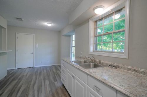 1261 Whipporwill Rd, Conroe TX  77303-5297 exterior