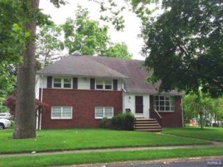 232 Burnside Pl, Ridgewood, NJ 07450-1743