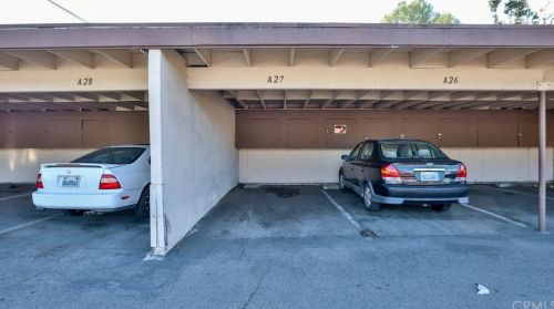 521 Lyon St, Santa Ana CA  92701-7301 exterior