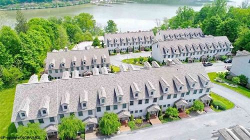 22 Waterside Dr, Morgantown WV  26508-2997 exterior