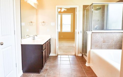 9099 Red Stag Ln, Conroe TX  exterior