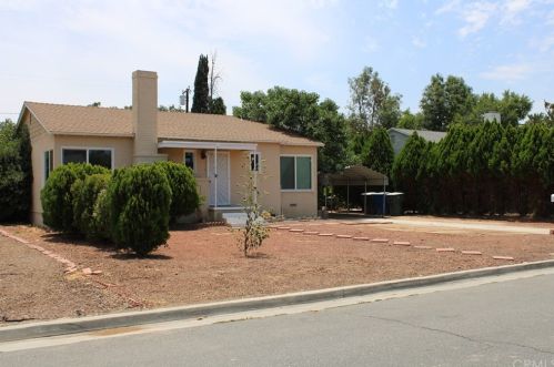 7584 Potomac St, Riverside, CA 92504-3745