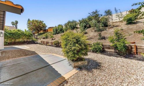 335 Whispering Brook Dr, Vista CA 92083-1956 exterior