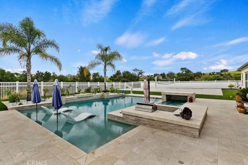 16105 Mariposa Ave, Riverside CA  92504 exterior