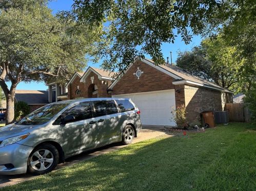 1117 Blue Fox Dr, Austin TX  78753-2019 exterior