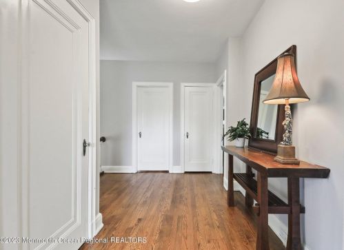 302 2nd Ave, Tinton Falls NJ  07712-6132 exterior