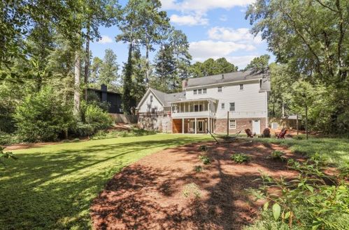 535 Bridgewater Dr, Atlanta GA  30328-2814 exterior