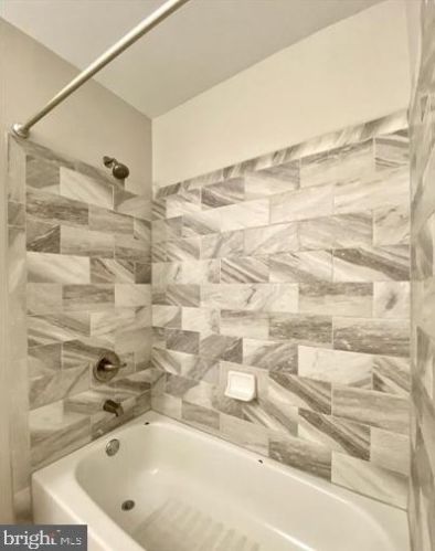 4645 Charlton Ct, Woodbridge VA  22193-3000 exterior