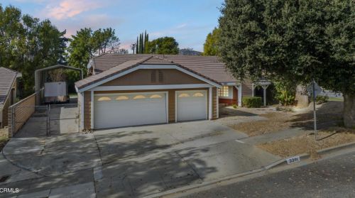 3391 Lathrop Ave, Simi Valley, CA 93063-1110