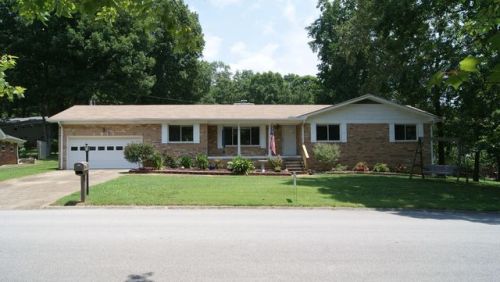 8113 Angie Dr, Chattanooga, TN 37421-1904