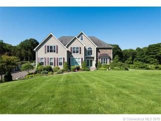 84 Hoyt Ln, Guilford CT  06437-4329 exterior