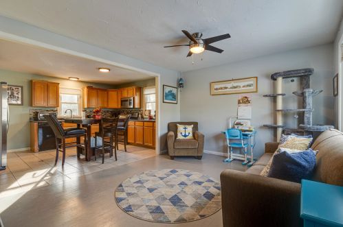 25 Applevale Dr, Dover, NH 03820-4233