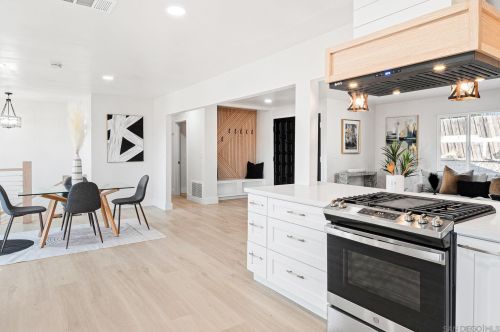 252 Plumosa Ave, Vista CA  92083-8022 exterior