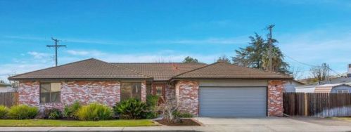 31 Ham Ln, Lodi, CA 95242-2700
