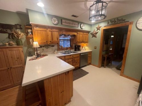 127 Little Acres Rd, Big Canoe, GA 30143-6982