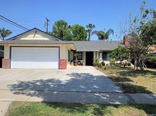 917 Huron Dr, Santa Ana, CA 92704-2719