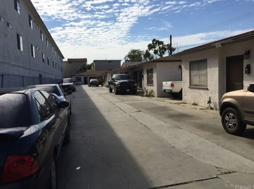 14115 Doty Ave, Hawthorne CA 90250-8009 exterior