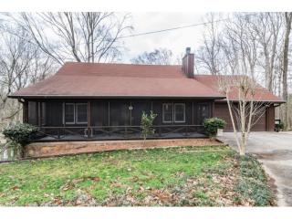 2487 Kingswood Dr, Marietta, GA 30066-6254