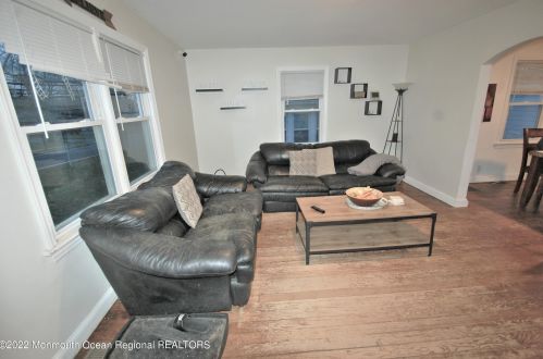 589 Holmdel Rd, Hazlet, NJ 07730-1306