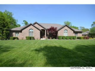 1635 Golf Course Dr, Belleville, IL 62220-4824