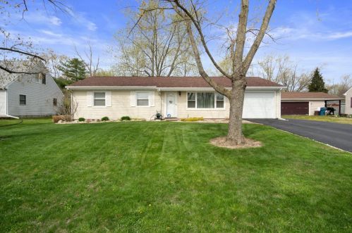 714 Acadia Rd, Valpo, IN 46385-9525