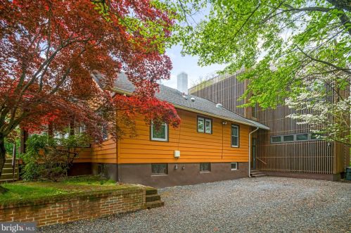 608 Cedar Ave, Tavistock, NJ 08033-1052