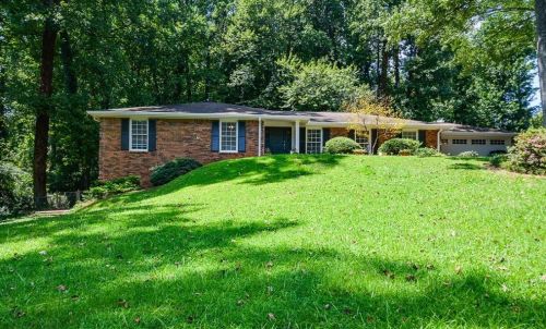 881 Richmond Hill Dr, Marietta, GA 30068-4440