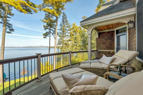 217 Damon Dr, Alton, NH 03809-6019