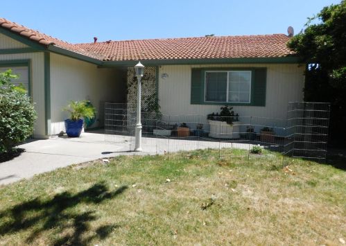 1990 Village Dr, Tracy, CA 95376-9004