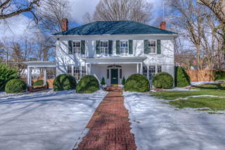 145 Main St, Abingdon, VA 24210-2834