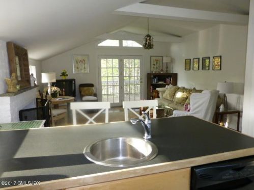218 Bedford Rd, Greenwich CT  06831-2648 exterior