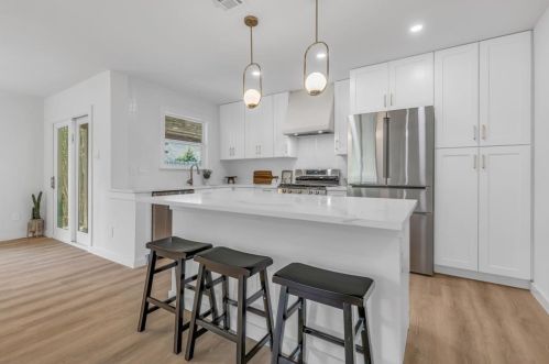 8408 Cayuga Dr, Austin TX 78749-3972 exterior