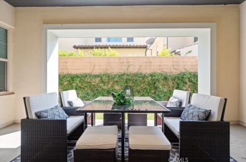 60 Gainsboro, Irvine CA  92620-2187 exterior
