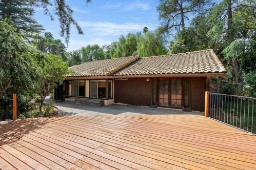 1921 Arroyo Dr, Riverside CA  92506-1610 exterior