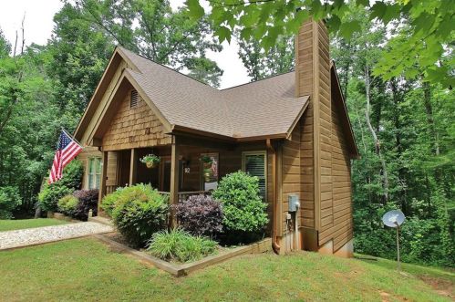 92 Misty Hollow Dr, Dahlonega, GA 30533-9136